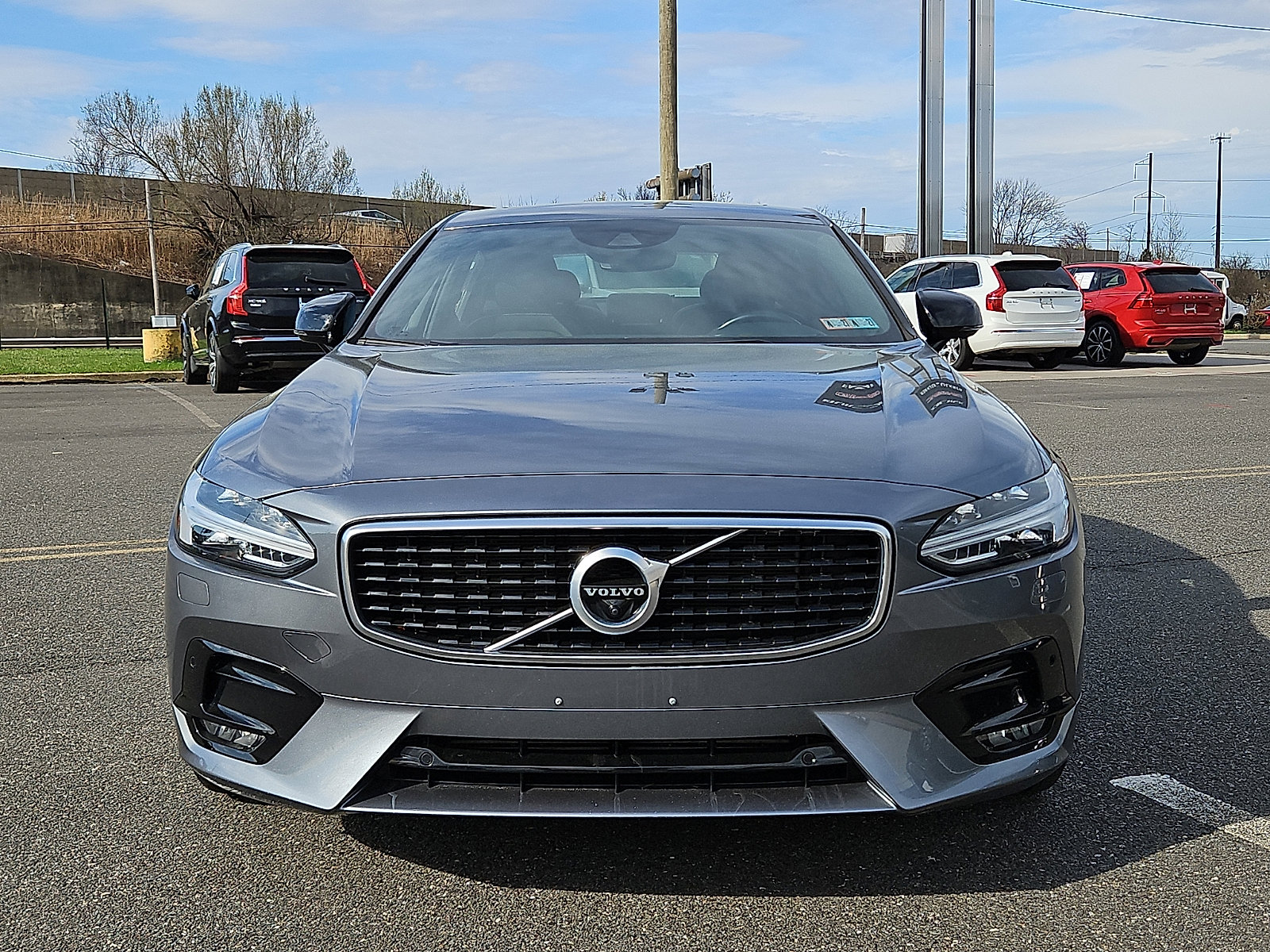 Used 2020 Volvo S90 T6 R-Design image 2
