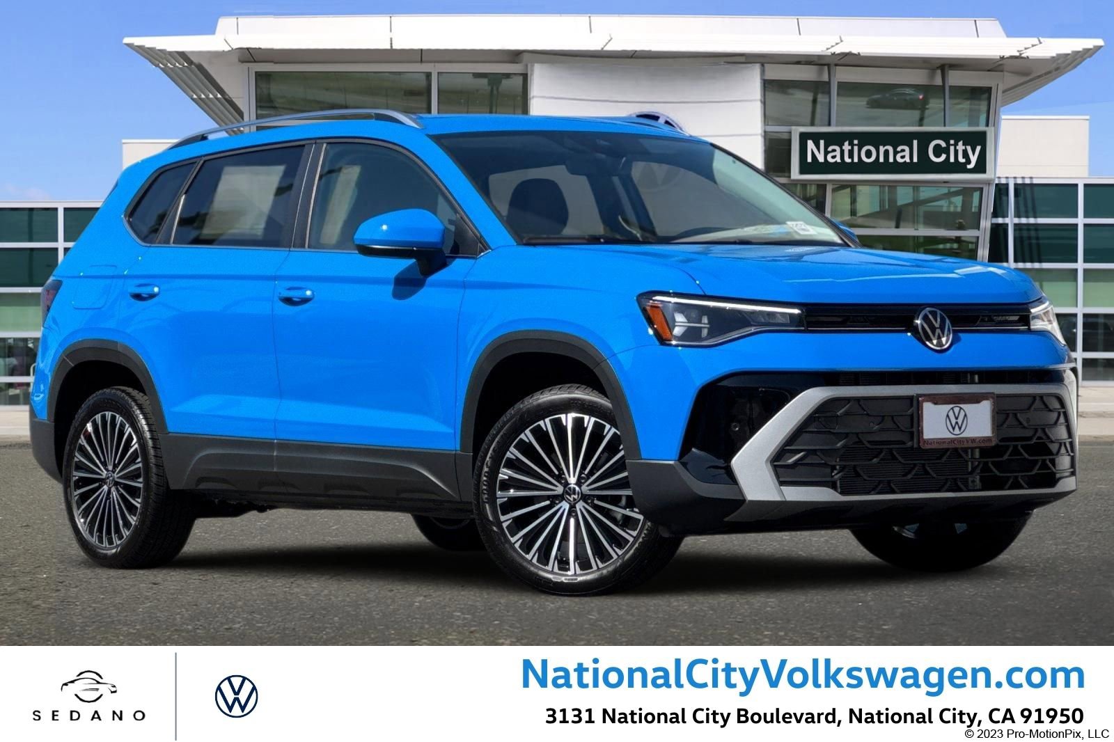 New 2025 Volkswagen Taos SE image 1