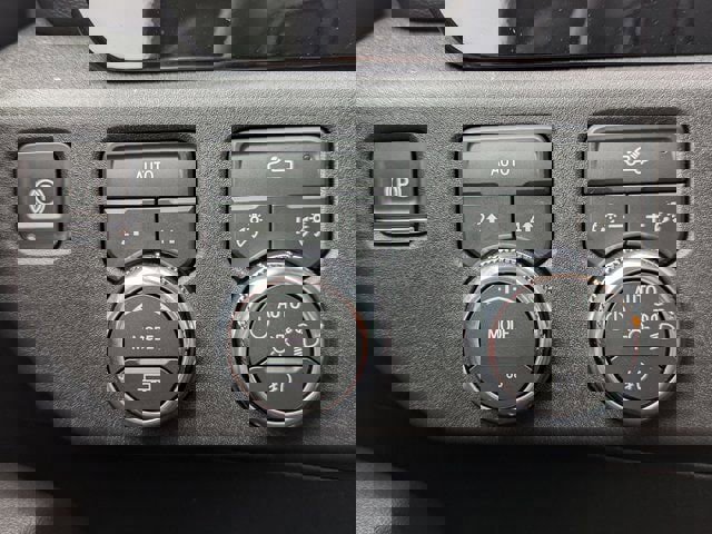 New 2026 GMC Sierra 1500 Elevation w/ Elevation Select Package AWD/4WD image 13