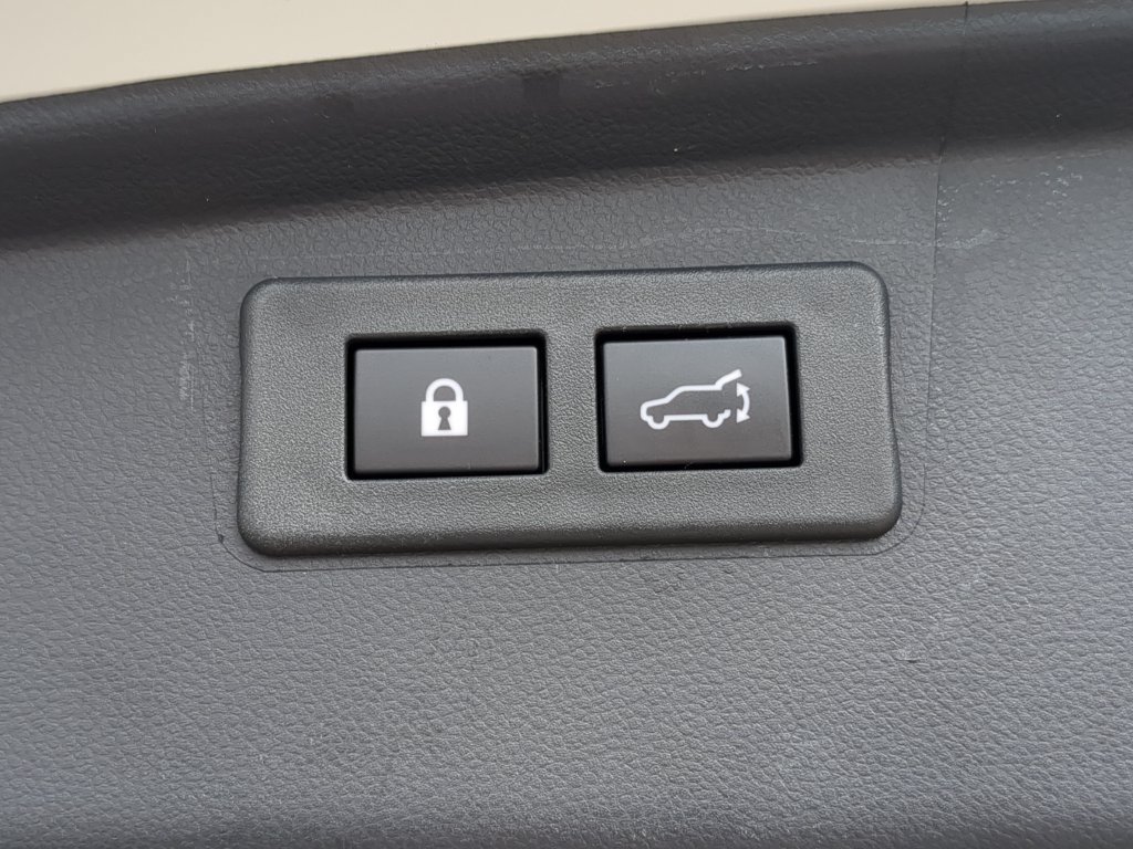 Certified 2023 Subaru Outback Touring XT AWD/4WD image 11