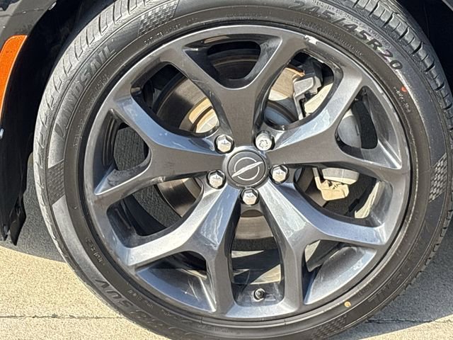 Used 2021 Chrysler 300 S w/ S Model Appearance Package image 10