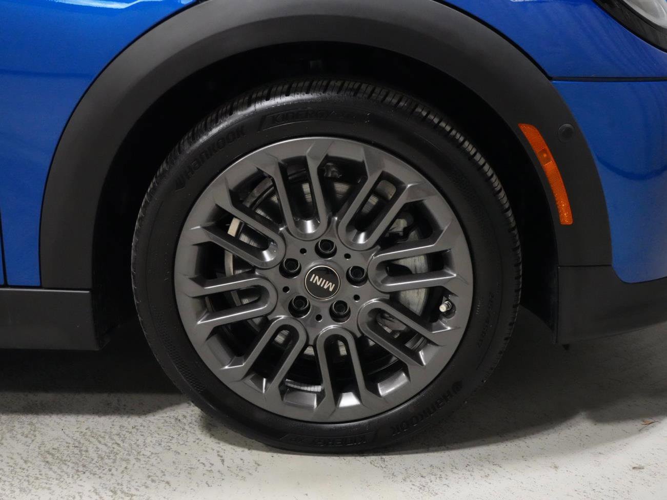 Certified 2025 MINI Cooper S FWD image 37