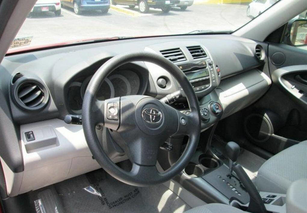 Used 2011 Toyota RAV4 4WD w/ Upgrade Value Pkg image 4
