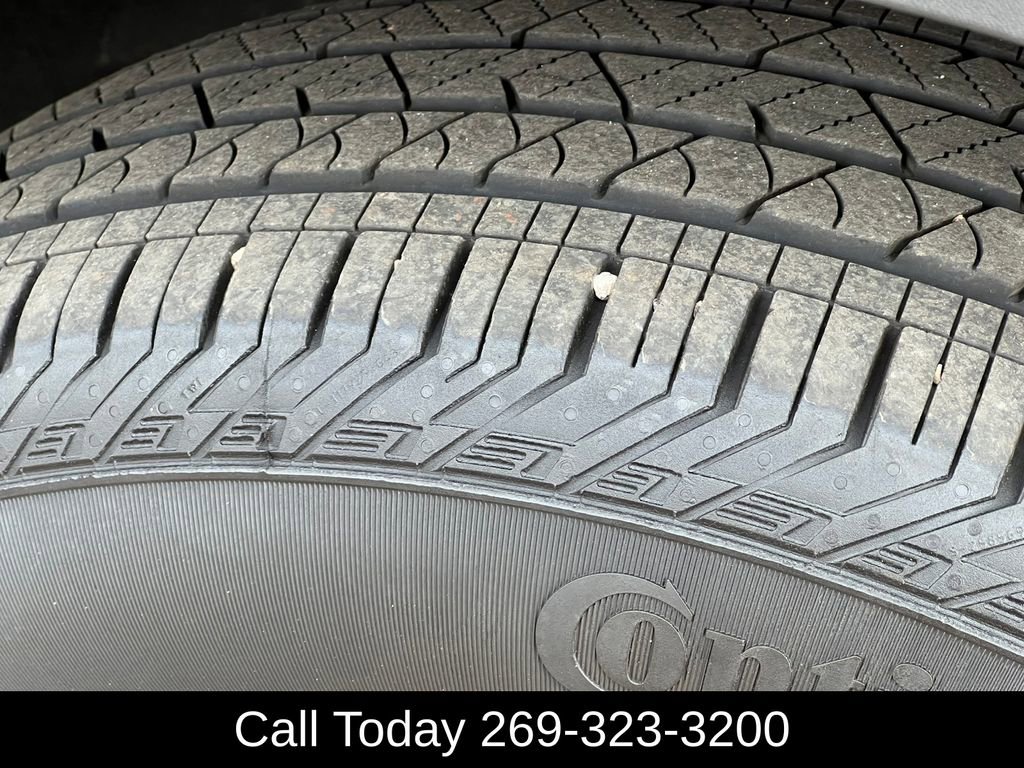 Used 2025 Kia Sorento S w/ Panoramic Sunroof Package image 9