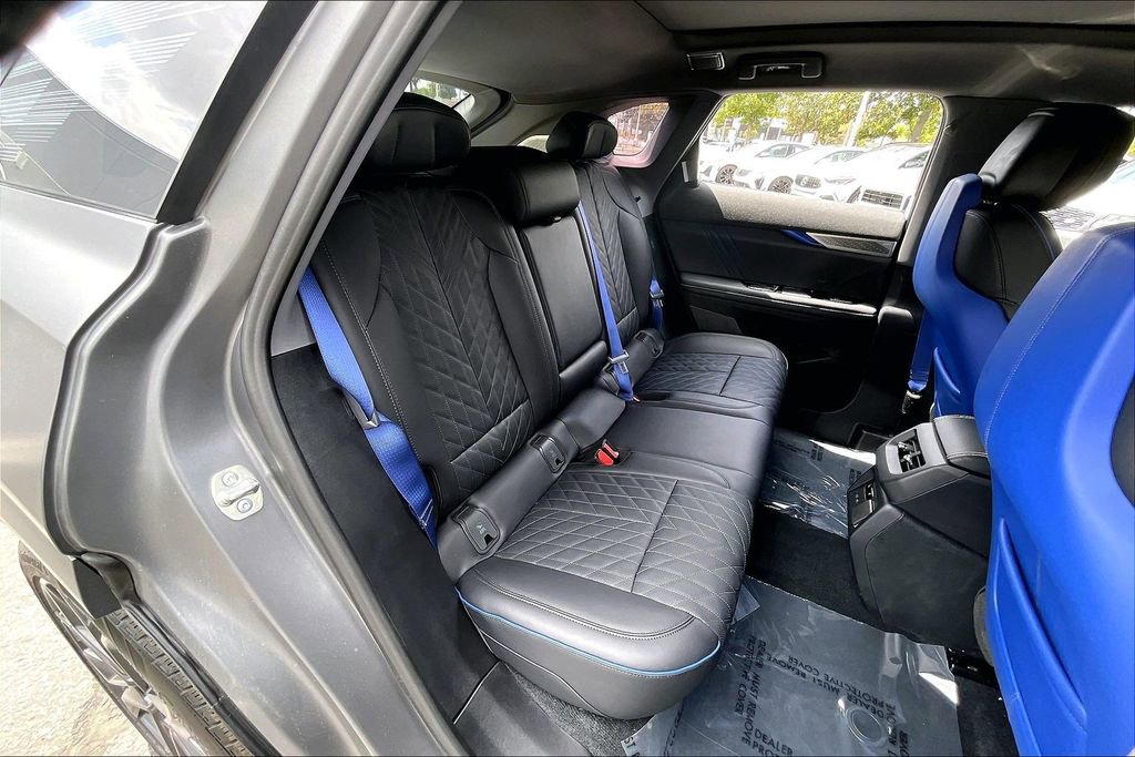 New 2026 Cadillac Optiq V AWD/4WD image 31