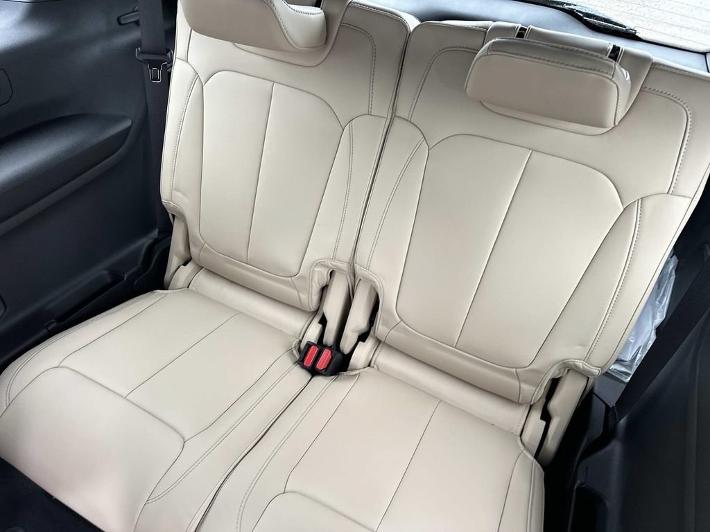 New 2026 Jeep Grand Cherokee L Limited AWD/4WD image 10