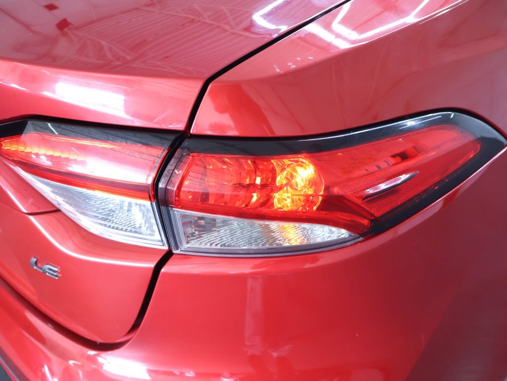 Used 2021 Toyota Corolla LE FWD image 31