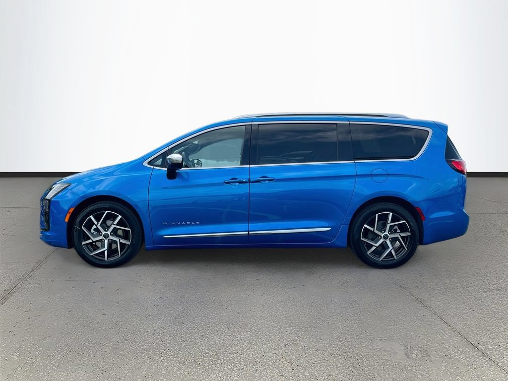 New 2027 Chrysler Pacifica Pinnacle w/ Theater Group FWD image 4