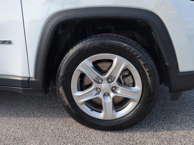 Certified 2023 Jeep Compass Latitude w/ Convenience Group AWD/4WD image 10