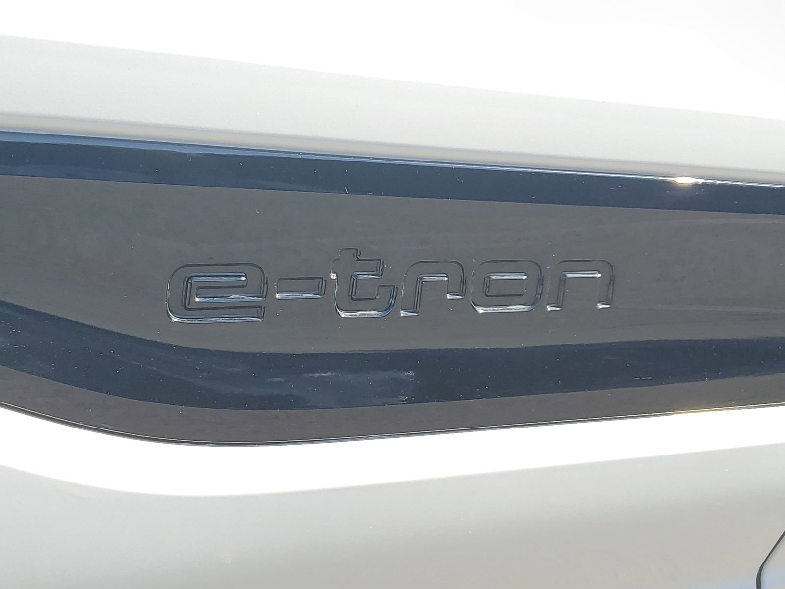 Used 2025 Audi Q6 e-tron Premium Plus w/ Premium Plus RWD image 7