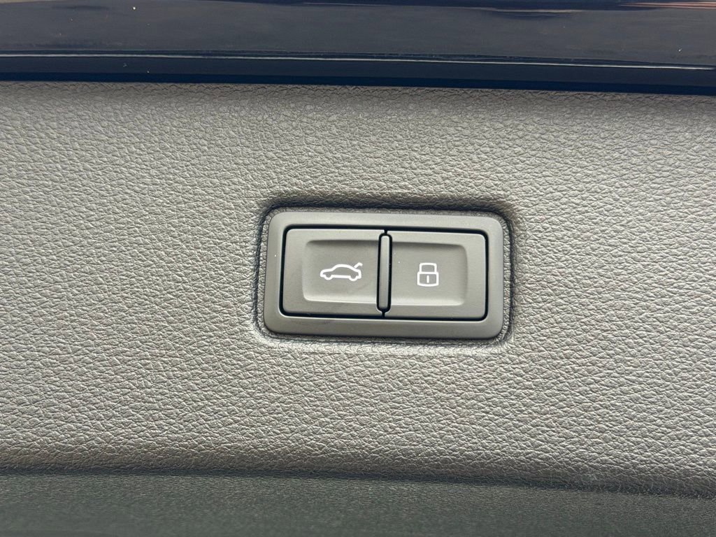 Used 2025 Audi Q7 3.0T Premium Plus image 36