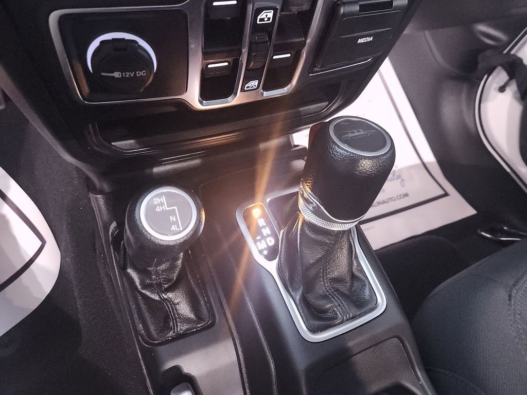 Used 2023 Jeep Gladiator Sport AWD/4WD image 20