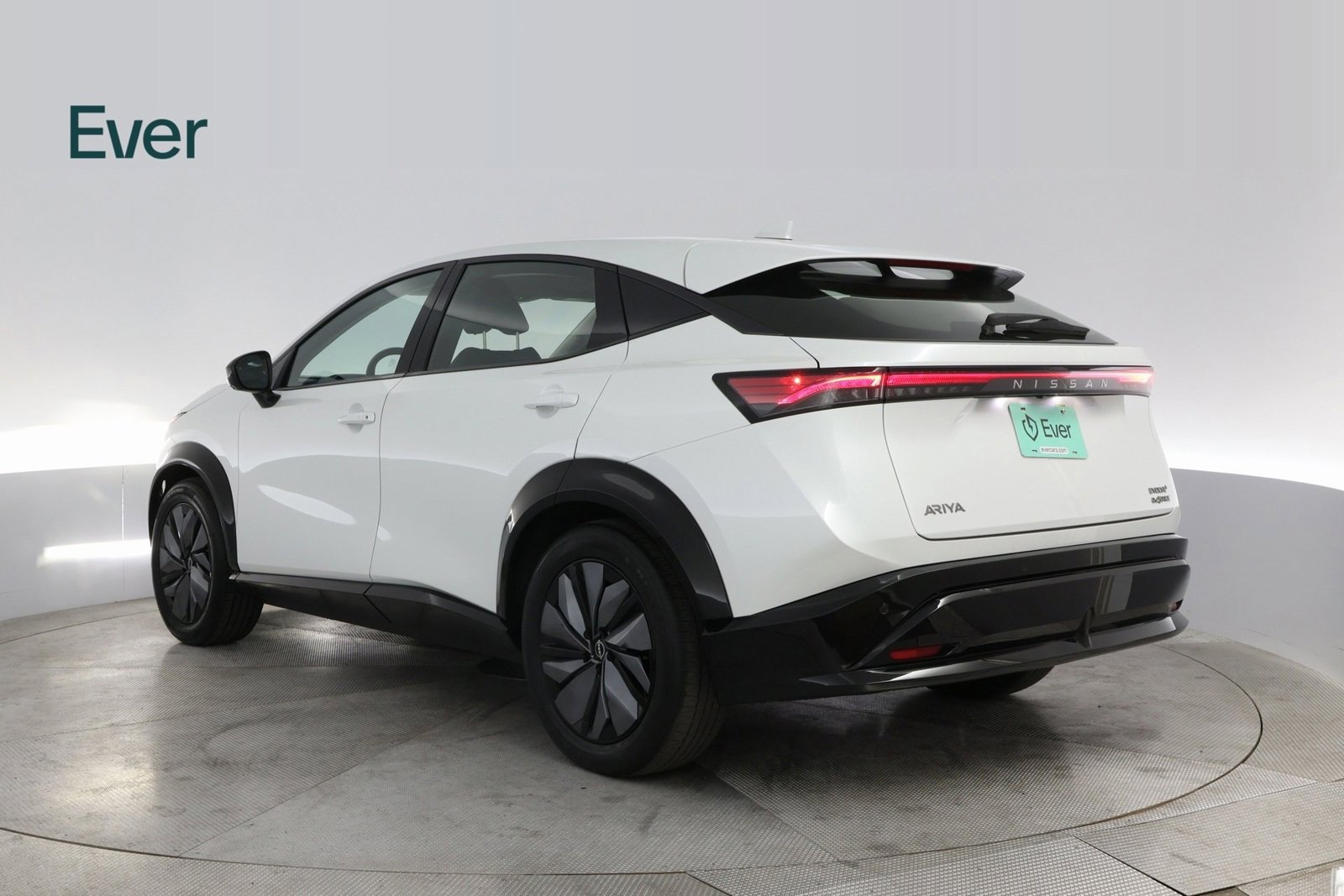 Used 2023 Nissan Ariya AWD image 14