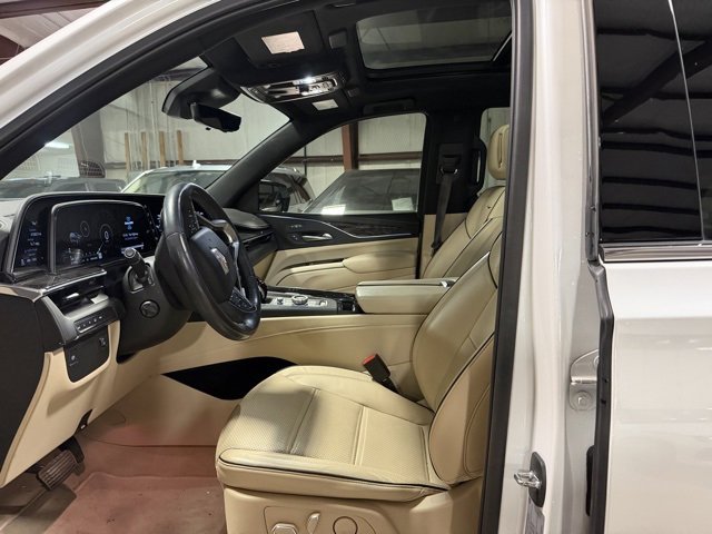 Used 2022 Cadillac Escalade Premium Luxury image 9