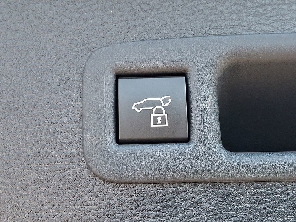 Used 2026 Toyota Sienna XSE image 10