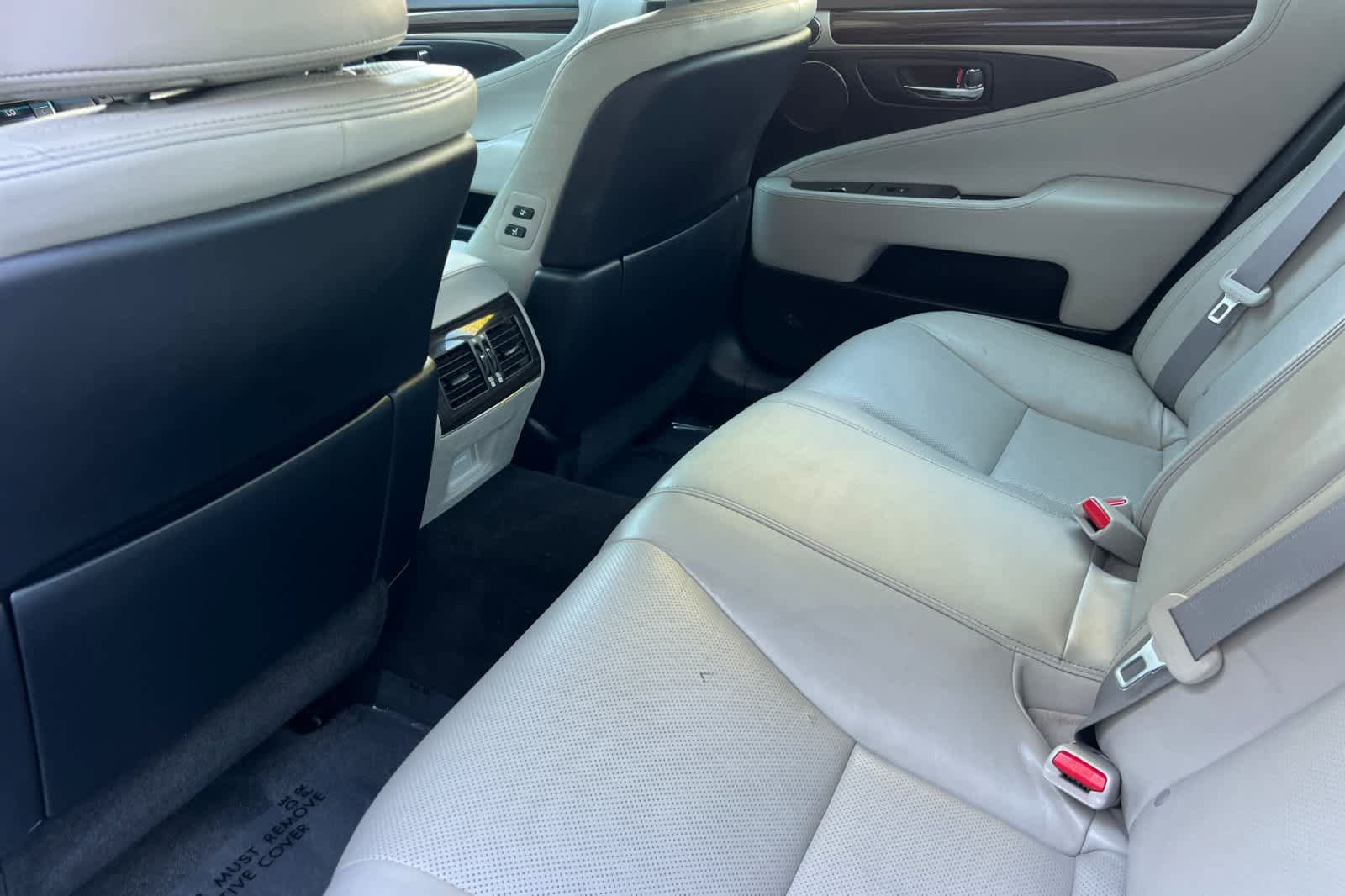 Used 2014 Lexus LS 460 w/ Comfort Package RWD image 4