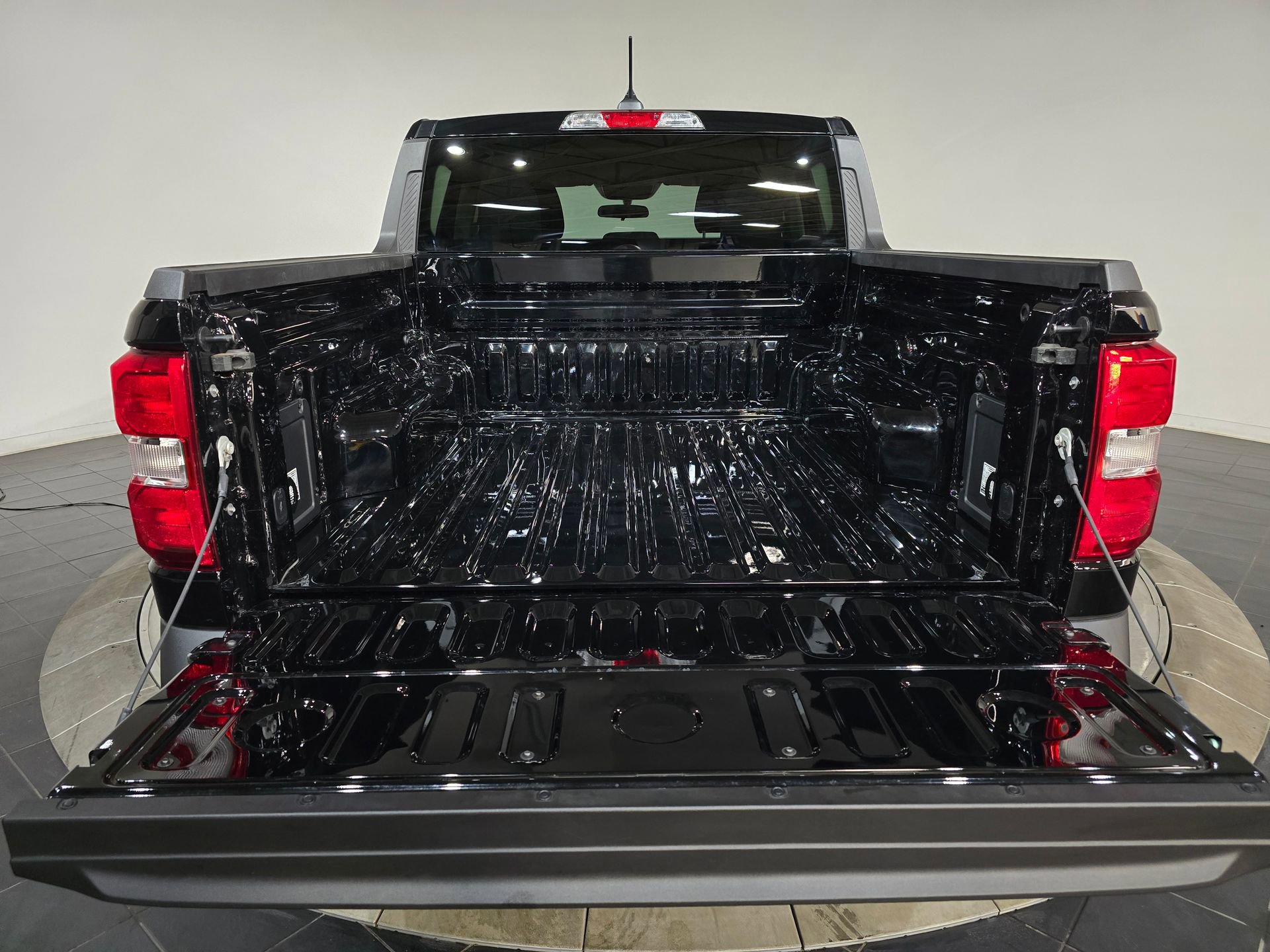 New 2025 Ford Maverick XL w/ Equipment Group 101A image 10