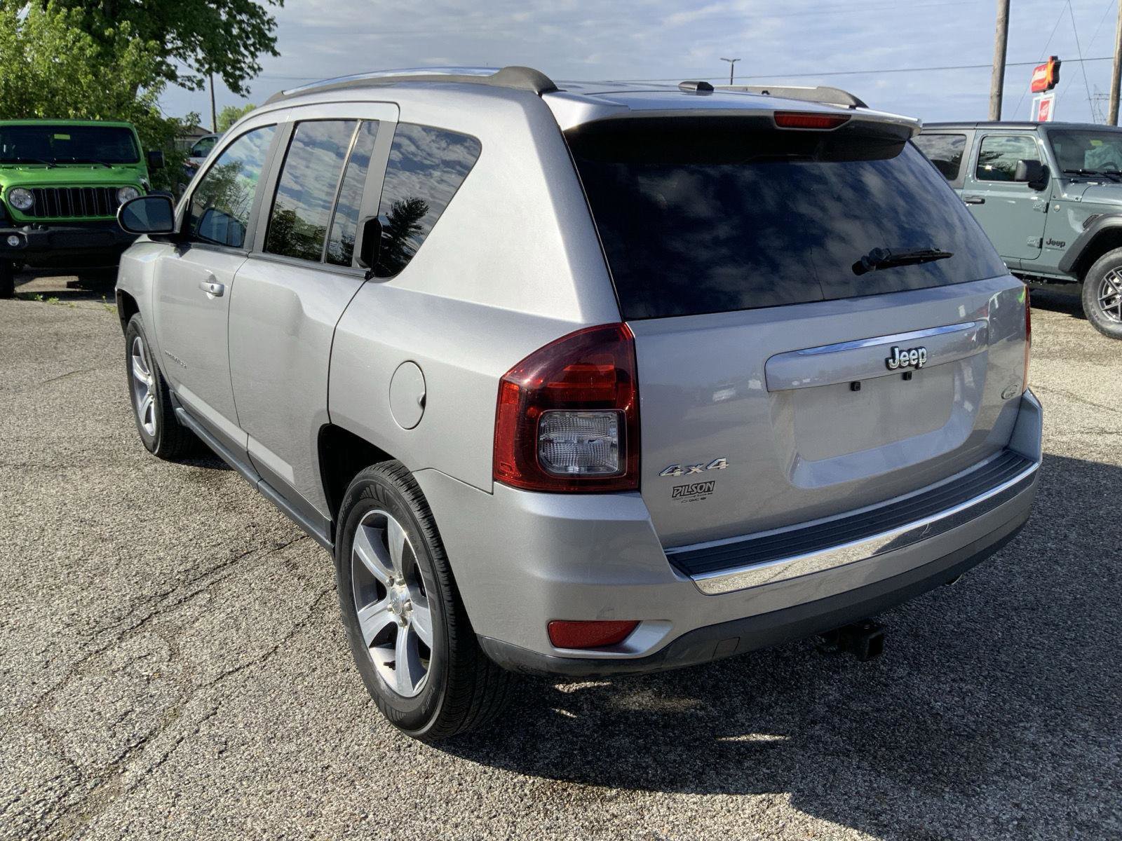 Used 2017 Jeep Compass High Altitude AWD/4WD image 6