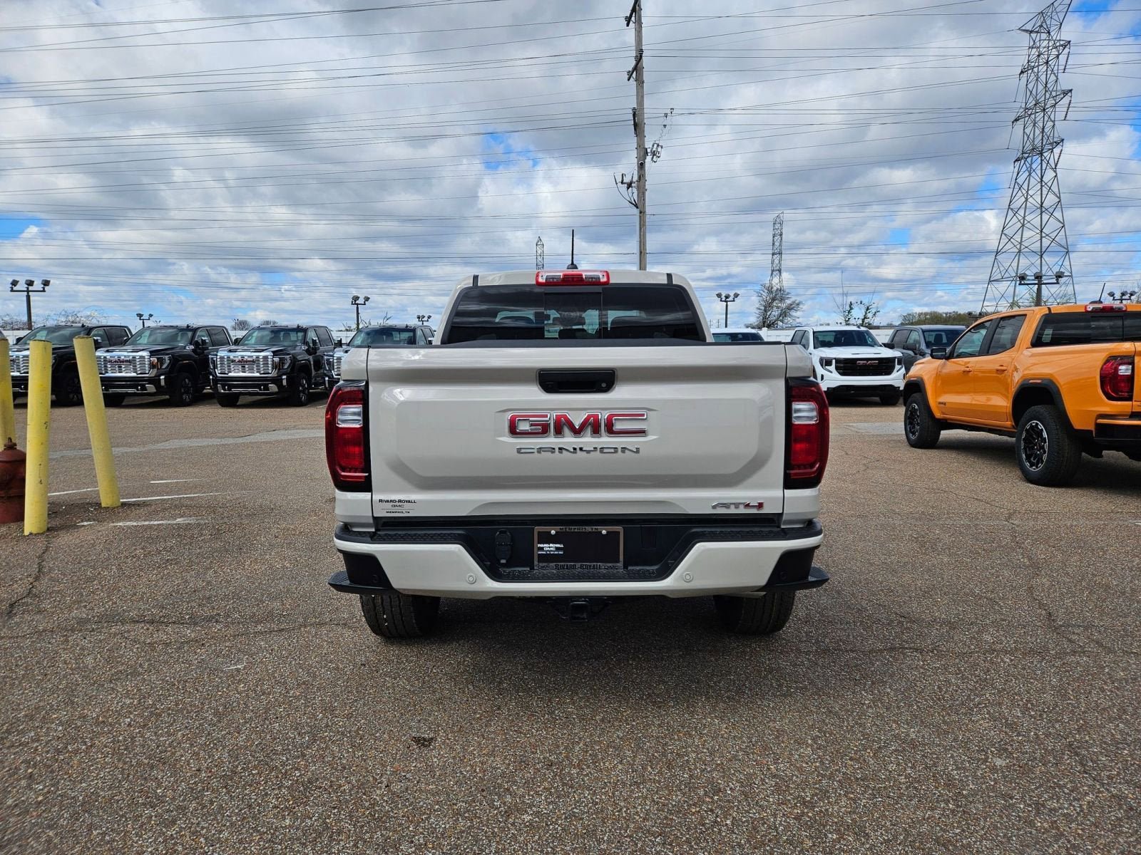New 2026 GMC Canyon AT4 w/ AT4 Premium Package AWD/4WD image 5