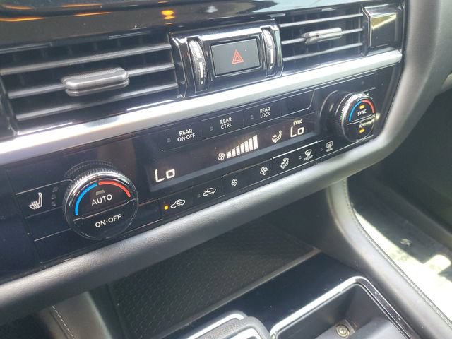 Used 2022 Nissan Pathfinder SV FWD image 22