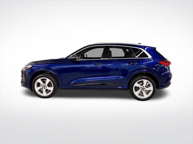 Certified 2025 Audi Q5 Premium w/ Premium Plus AWD/4WD image 2