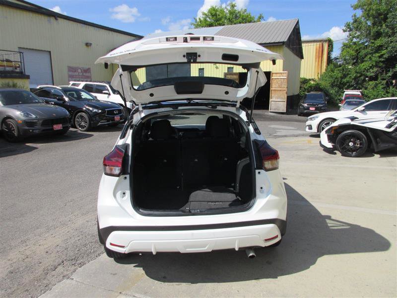 Used 2023 Nissan Kicks SR w/ Interior Electronics Package image 5
