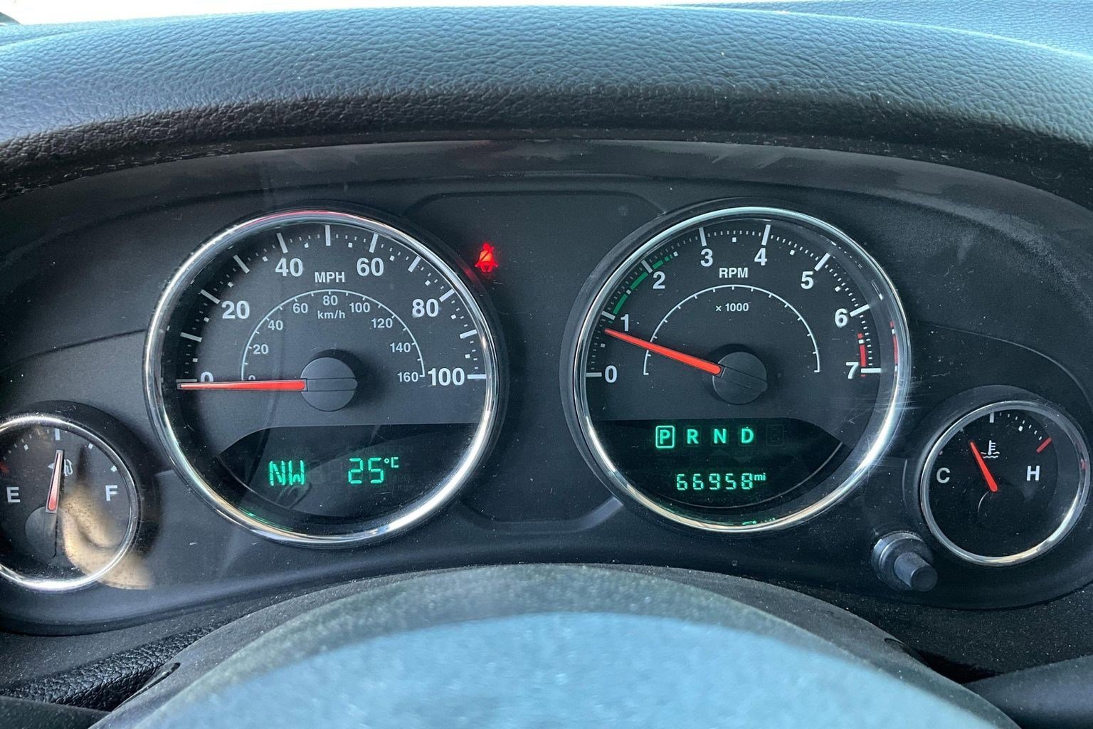 Used 2015 Jeep Wrangler Unlimited Rubicon AWD/4WD image 12