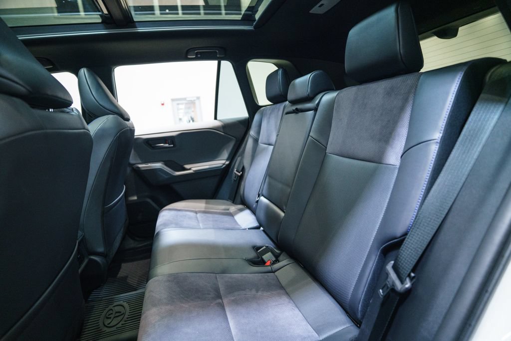 Used 2025 Toyota Grand Highlander AWD image 40