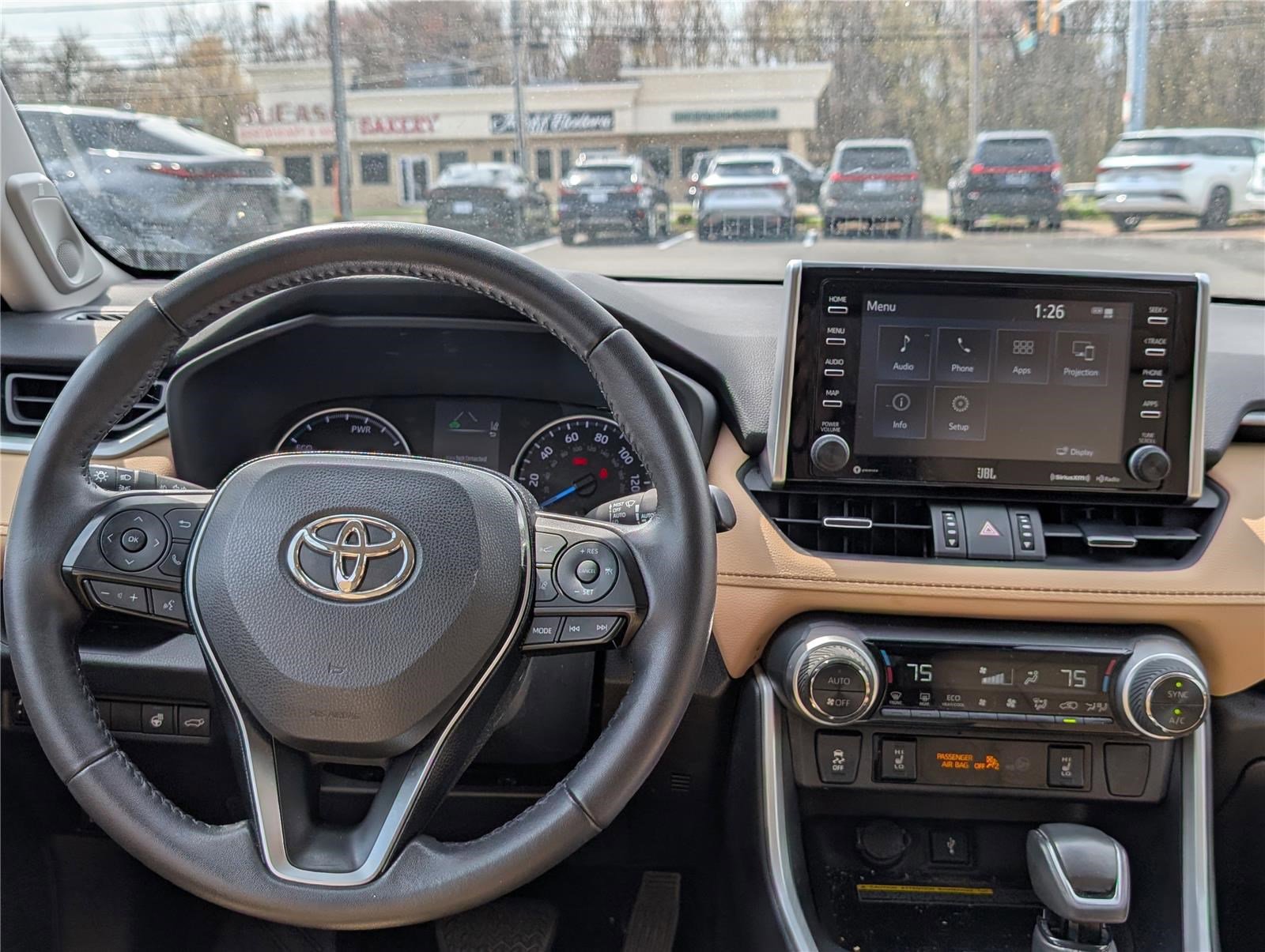 Used 2021 Toyota RAV4 XLE Premium image 15