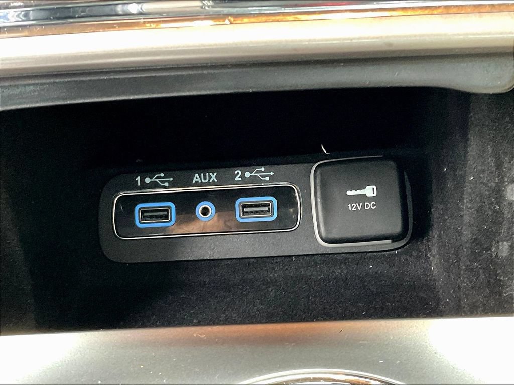 Used 2020 Jeep Grand Cherokee Limited AWD/4WD image 16