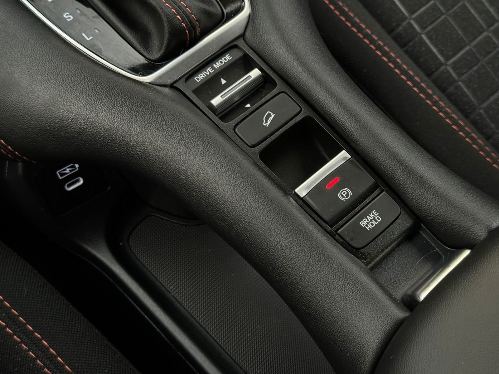 Certified 2025 Honda HR-V Sport image 31