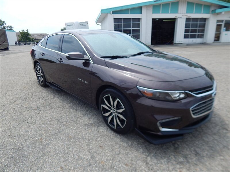 Used 2016 Chevrolet Malibu LT w/ Leather Package FWD image 5