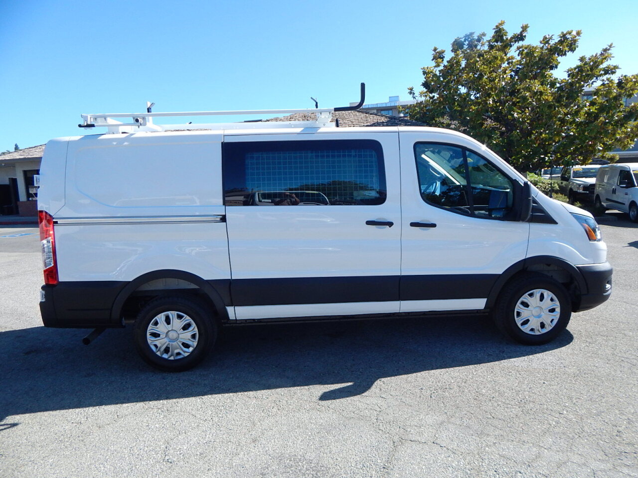 Used 2025 Ford Transit 250 Low Roof w/ Exterior Upgrade Package RWD image 9