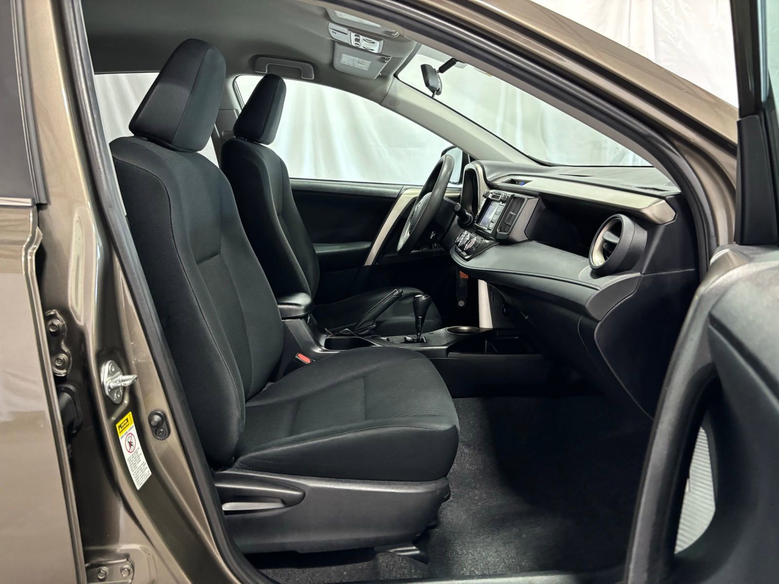 Used 2015 Toyota RAV4 LE image 15