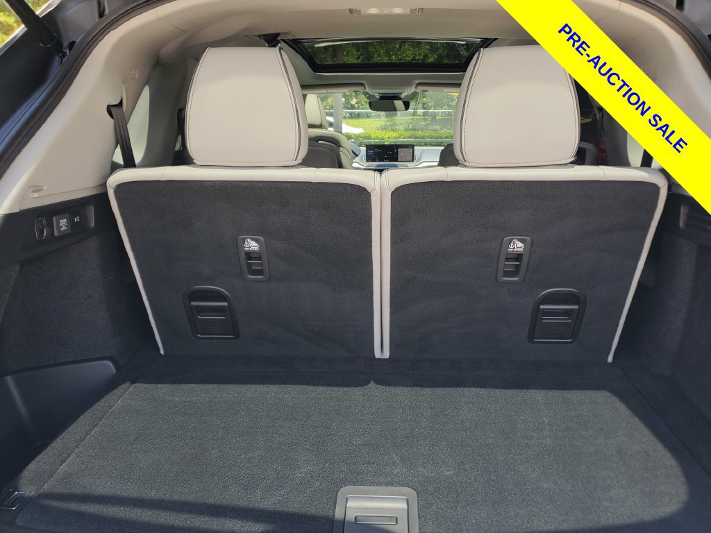 Certified 2024 Acura MDX w/ Advance Package AWD/4WD image 8