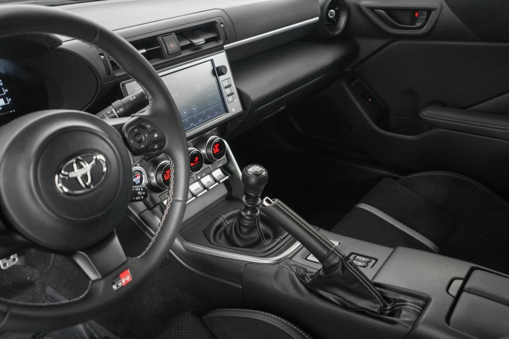Used 2025 Toyota GR86 Premium RWD image 11