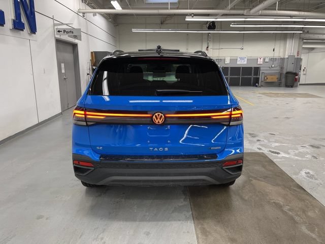 Used 2025 Volkswagen Taos SE AWD/4WD image 3