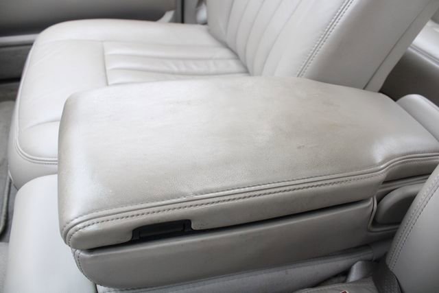 Used 2003 Lincoln Town Car Signature image 14