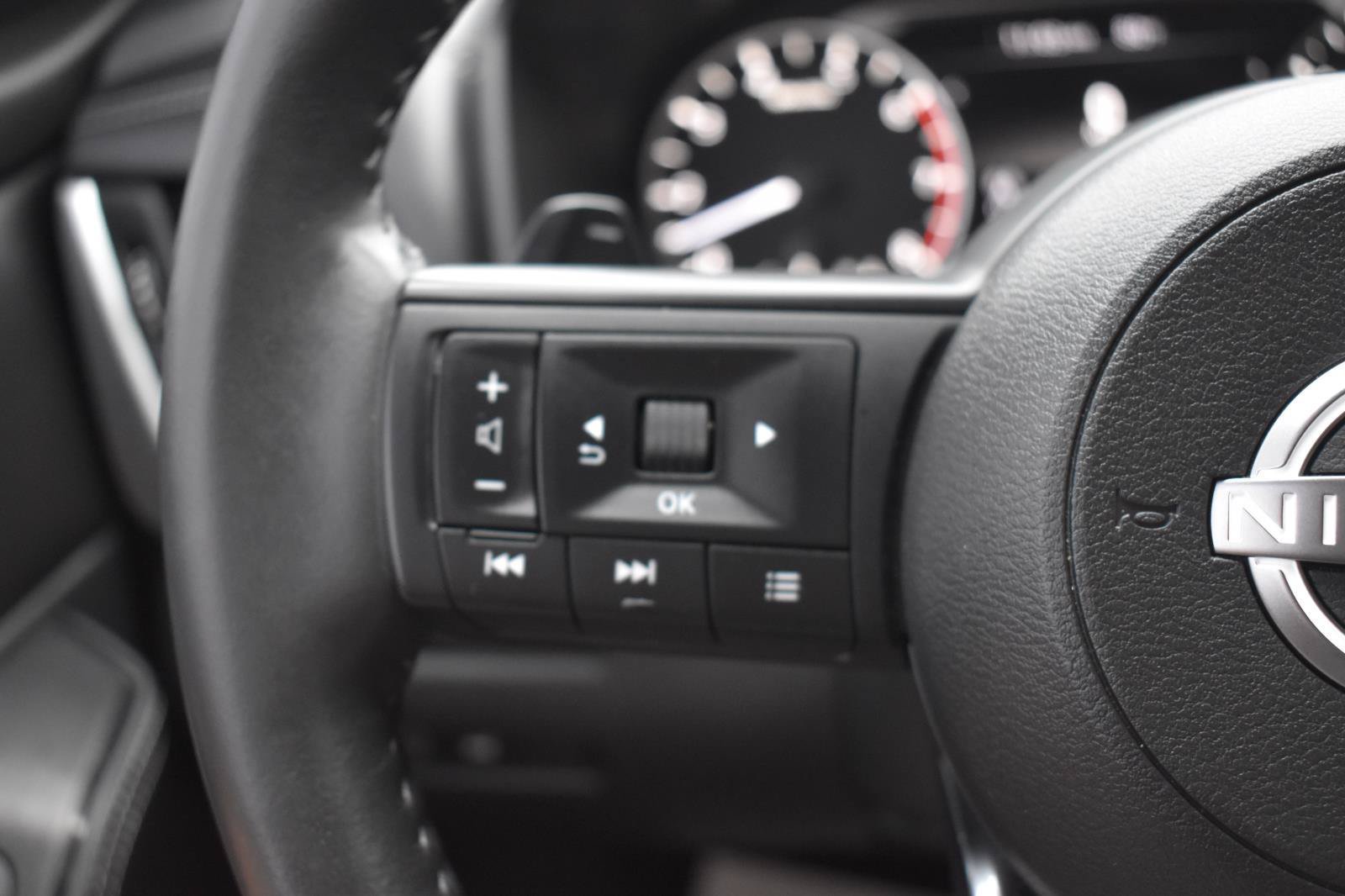 Certified 2024 Nissan Rogue SV w/ SV Premium Package FWD image 33