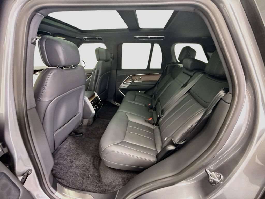Certified 2025 Land Rover Range Rover SE AWD/4WD image 20