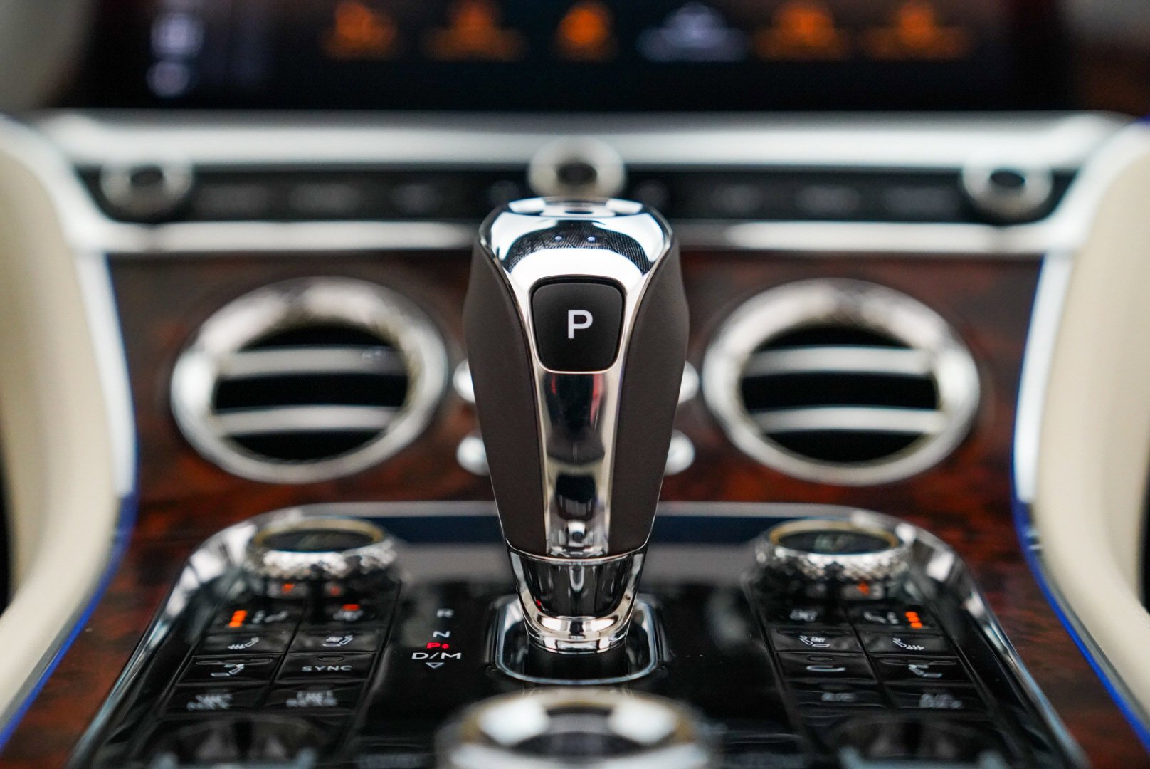 Used 2023 Bentley Continental GT Azure image 36