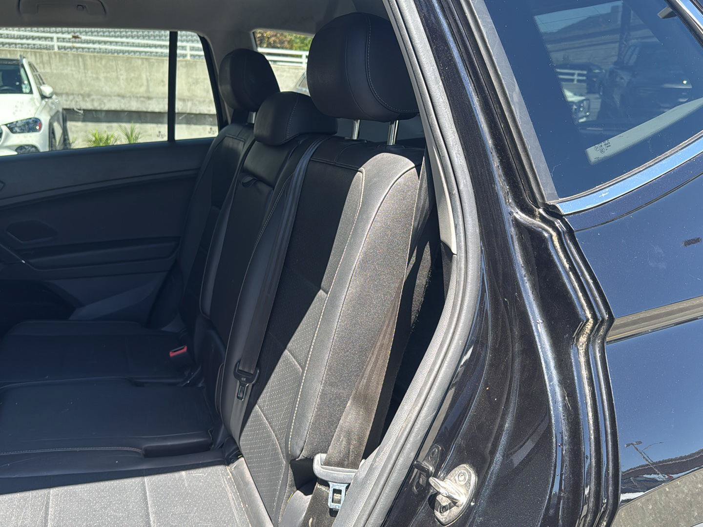 Used 2020 Volkswagen Tiguan SE AWD/4WD image 8
