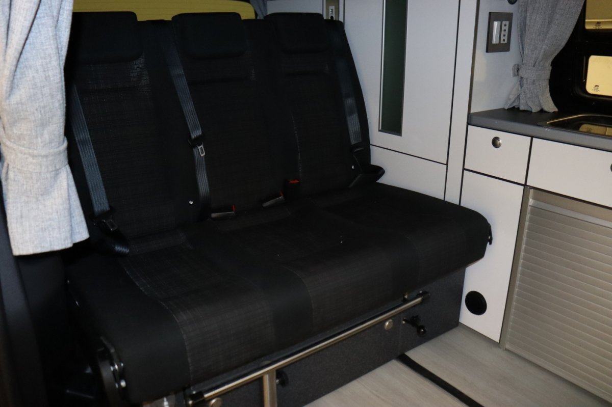 Used 2019 Mercedes-Benz Metris w/ Premium Safety Package image 29