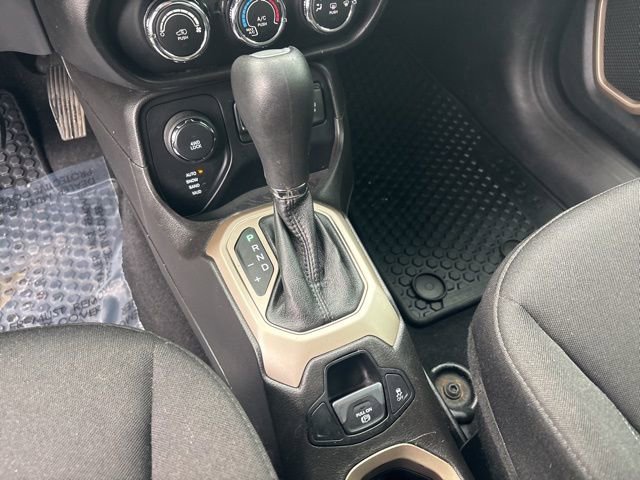 Used 2017 Jeep Renegade Sport w/ Power & Air Group image 27
