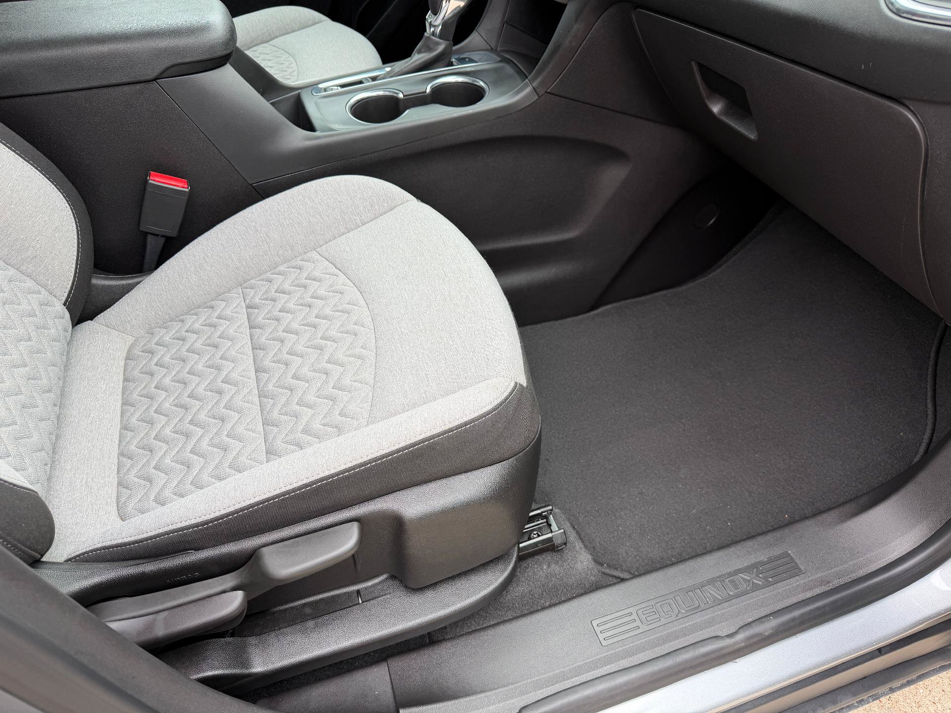 Used 2023 Chevrolet Equinox LS w/ LS Convenience Package FWD image 27