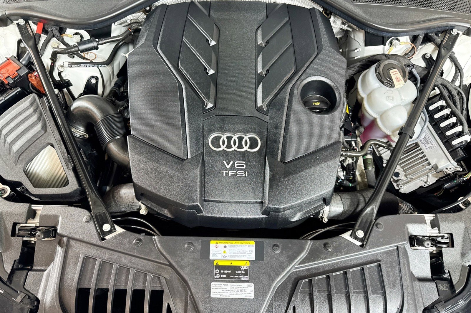 Used 2022 Audi A8 L 3.0T w/ Executive Package image 29