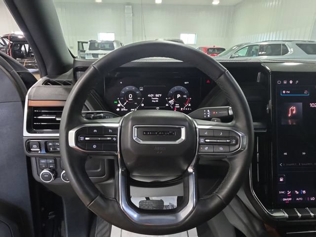 Used 2025 GMC Yukon XL Denali AWD/4WD image 18