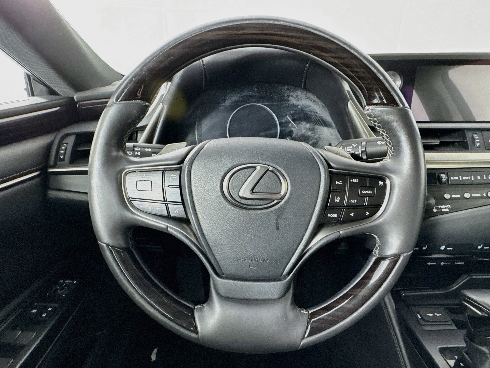 Used 2020 Lexus ES 350 w/ Premium Package FWD image 11