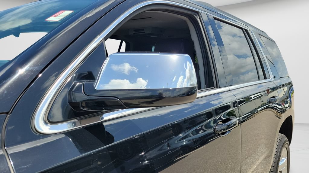 Used 2017 Chevrolet Tahoe LT w/ Luxury Package AWD/4WD image 11