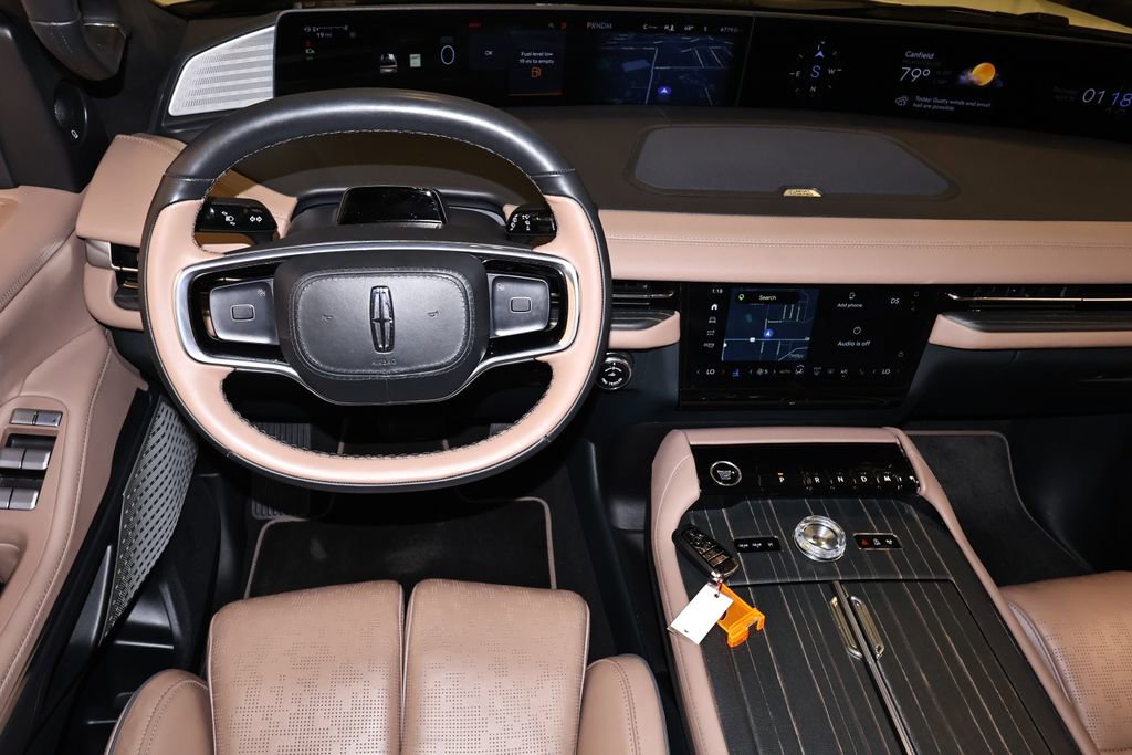 Used 2025 Lincoln Navigator Black Label image 28